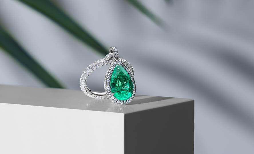 Nhẫn phong thủy ngọc lục bảo emerald